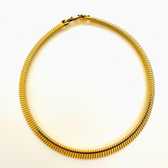 Vintage MONET Omega Snake Chain Gold Necklace - Picture 5 of 14